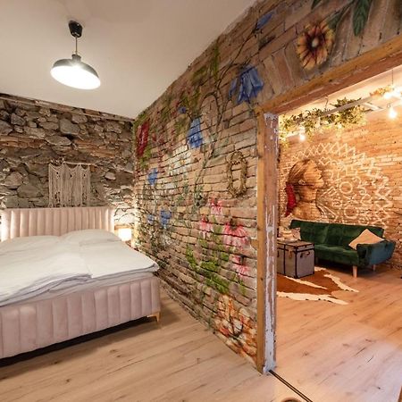 Accommodation At The Folklore Apartment Bratislava Ngoại thất bức ảnh
