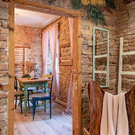 Accommodation At The Folklore Apartment Bratislava Ngoại thất bức ảnh