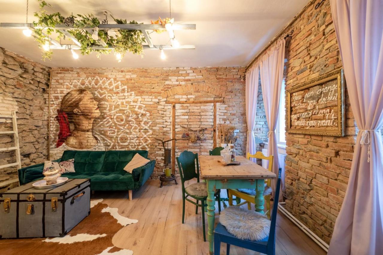 Accommodation At The Folklore Apartment Bratislava Ngoại thất bức ảnh