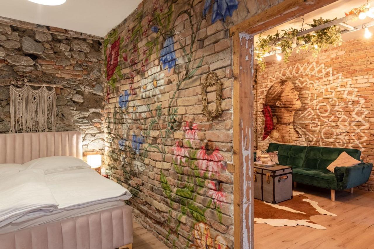 Accommodation At The Folklore Apartment Bratislava Ngoại thất bức ảnh
