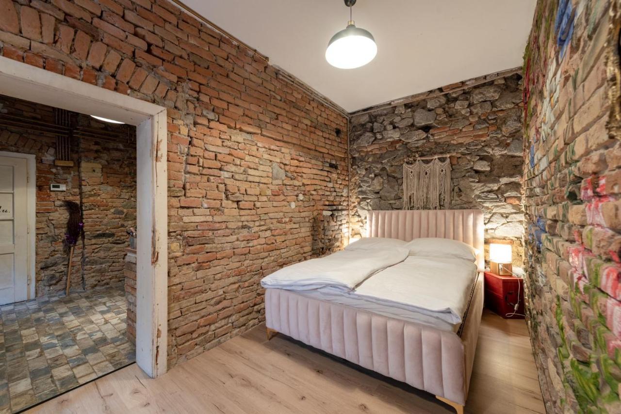 Accommodation At The Folklore Apartment Bratislava Ngoại thất bức ảnh
