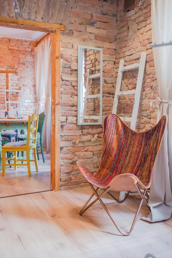 Accommodation At The Folklore Apartment Bratislava Ngoại thất bức ảnh