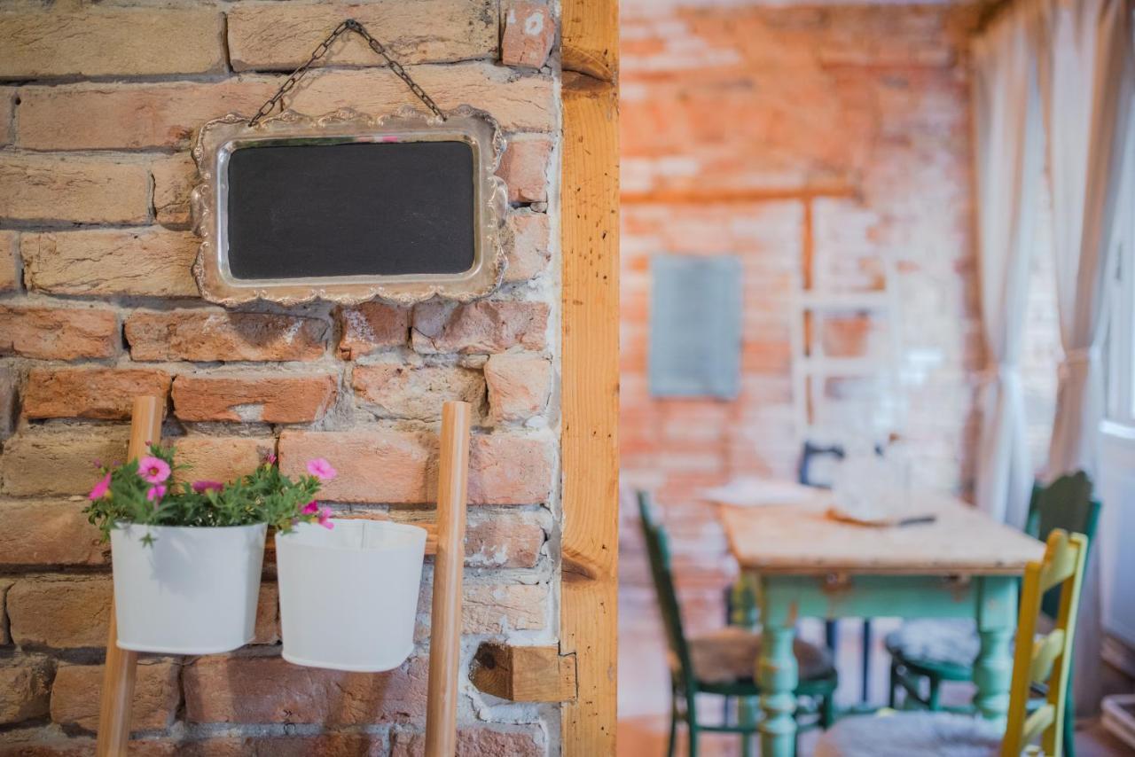 Accommodation At The Folklore Apartment Bratislava Ngoại thất bức ảnh