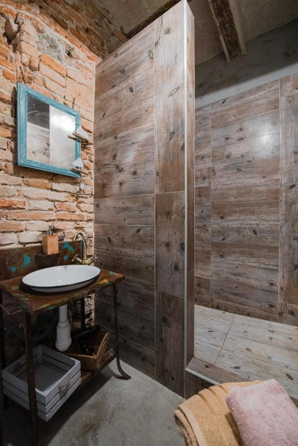 Accommodation At The Folklore Apartment Bratislava Ngoại thất bức ảnh
